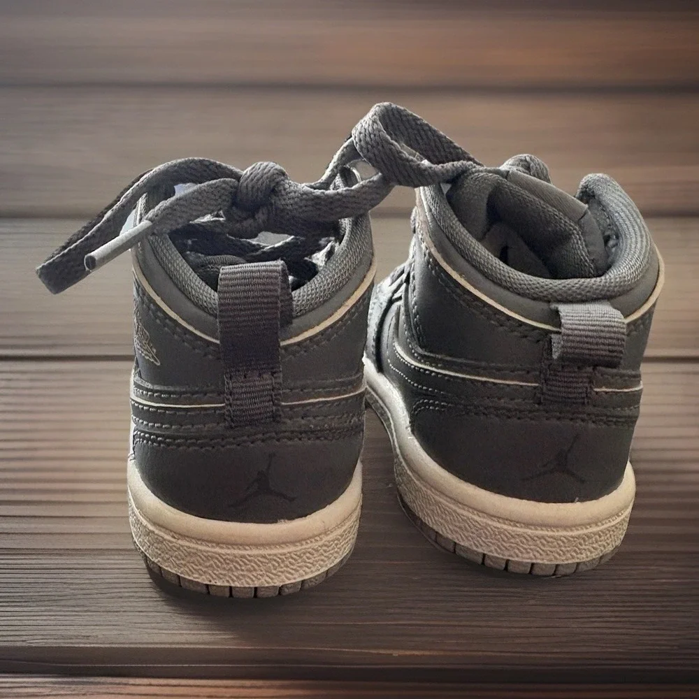 Air Jordan 1 Mid Retro TD 